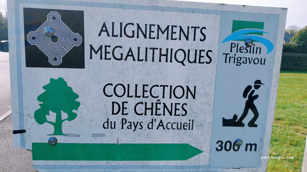 (22490) Pleslin-Trigavou - Parking des Mégalithes — foto 2