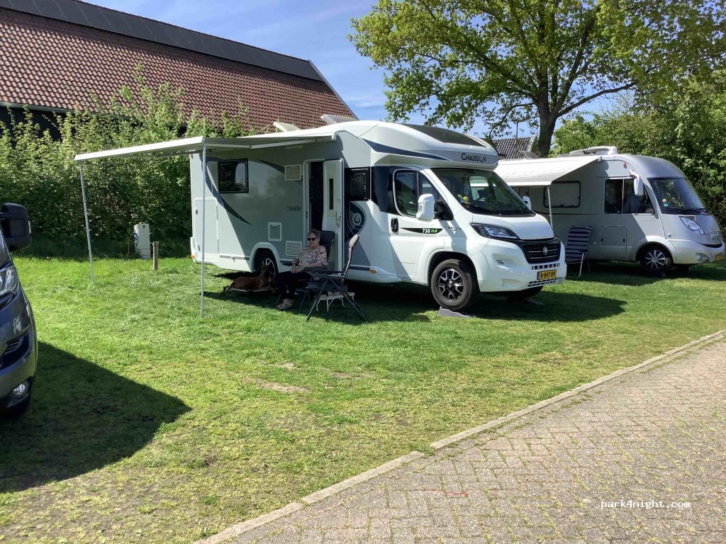 Camperplaats Jachthaven Wartena — foto 5