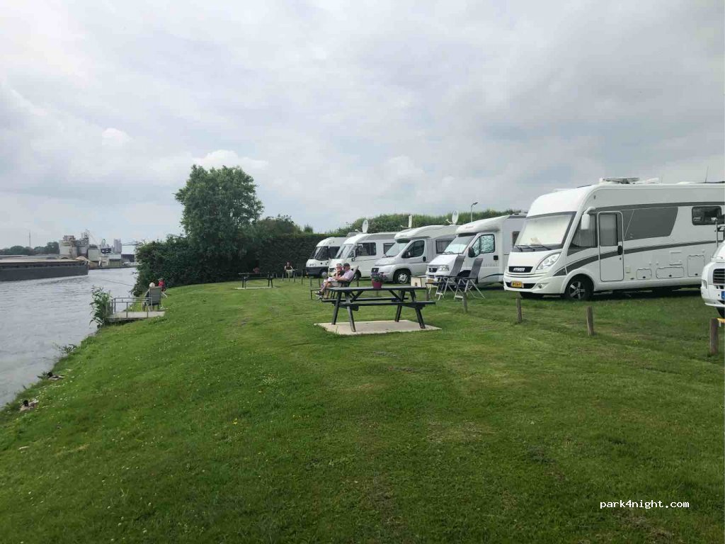 (9251 GA) Burgum - 22l1 Meester W.M. Oppedijk van Veenweg — foto