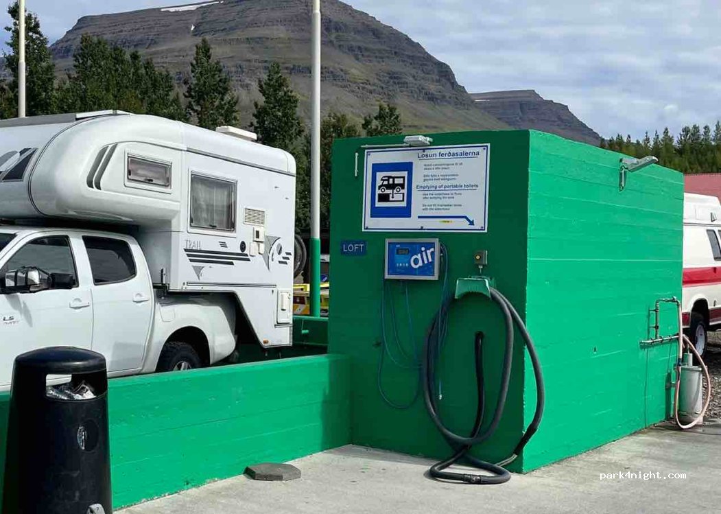 Reyðarfjörður - 33 Stekkjarbrekka — foto 2