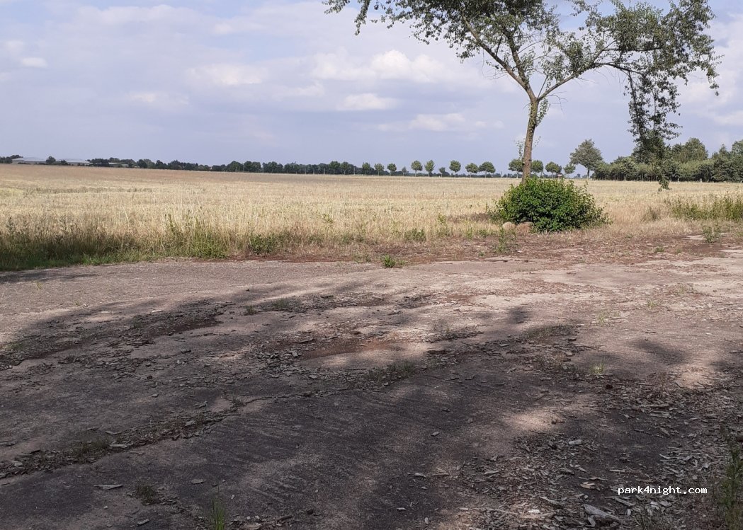 (01612) Glaubitz - Unnamed Road — foto