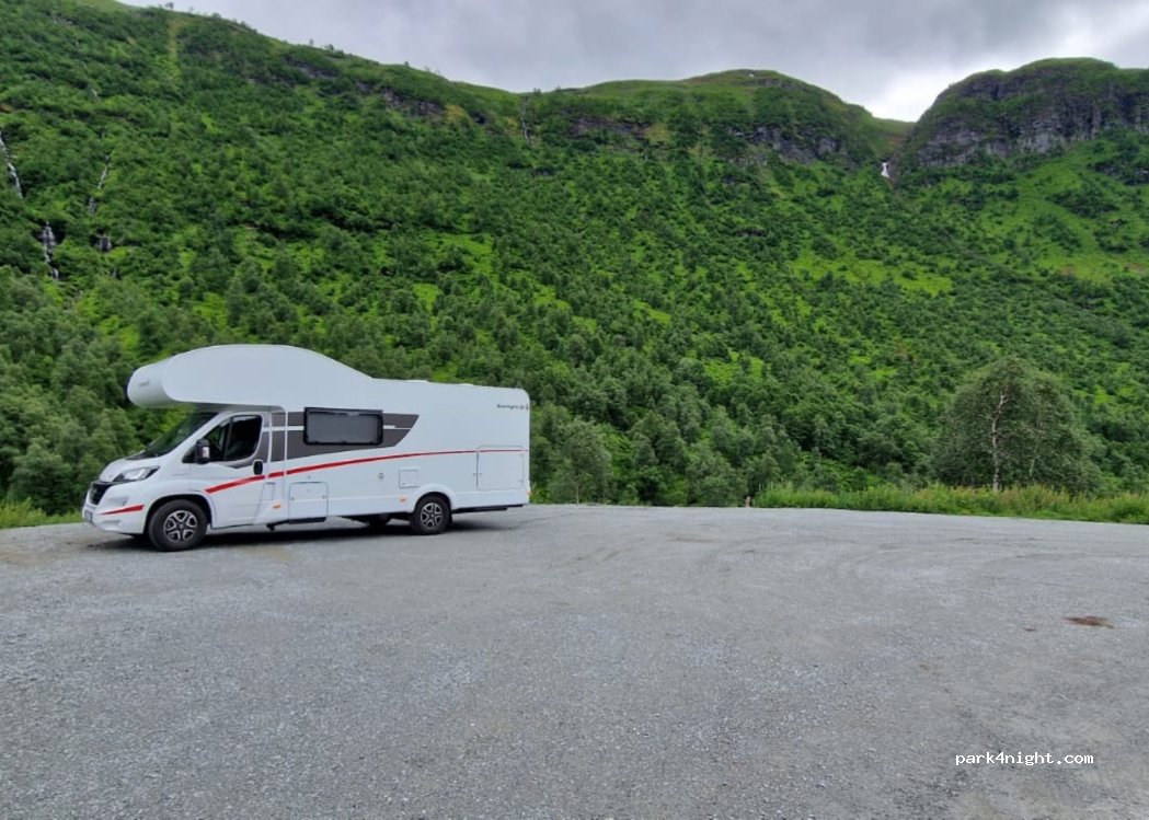 () Myrkdalen - 996 Rv13 — foto