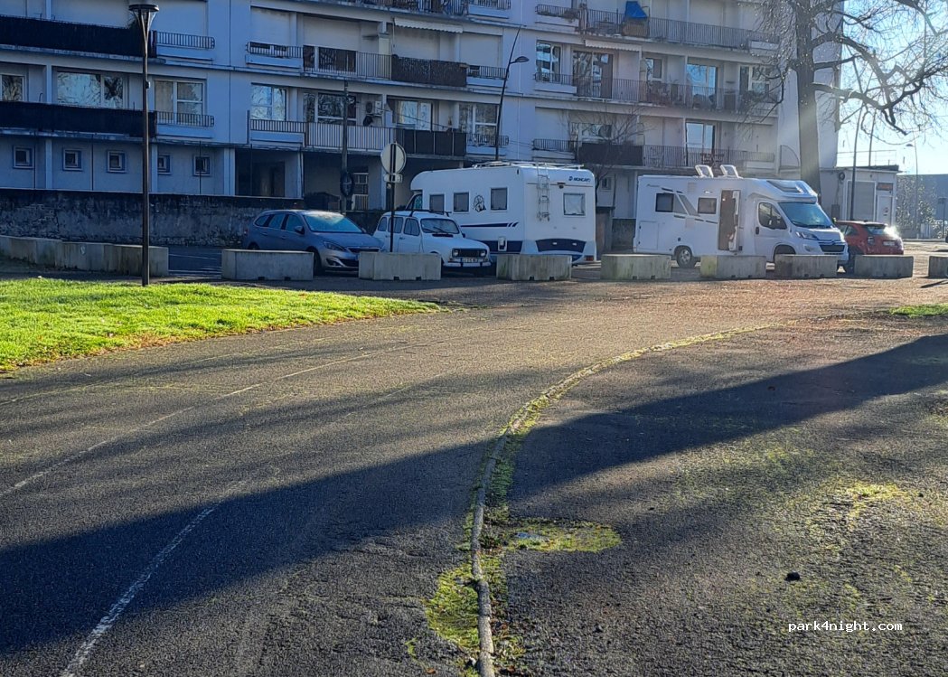 (64000) Pau - Avenue Gaston Lacoste — foto