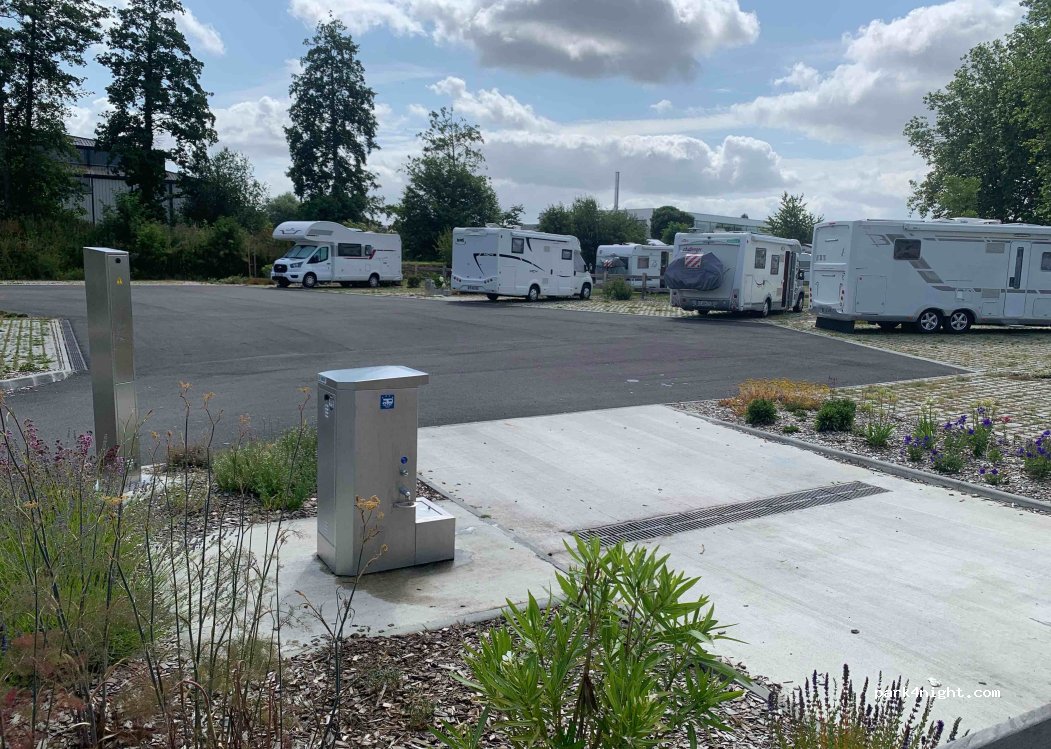 (35120) Dol-de-Bretagne - 1 Rue de Dinan — foto