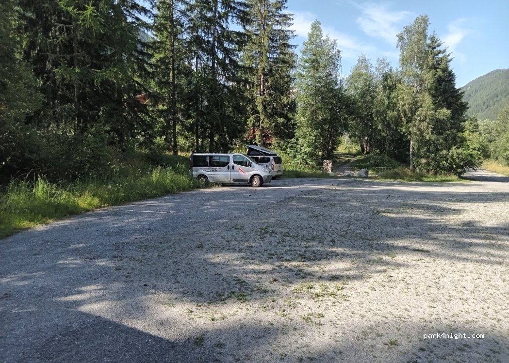 (74400) Chamonix-Mont-Blanc - 169 Chemin sous la Grand — foto
