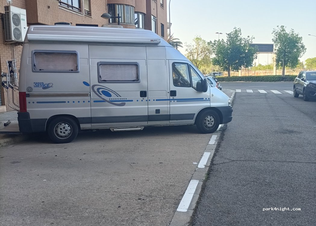 (46021) València - 38 Carrer de Rubén Darío — foto