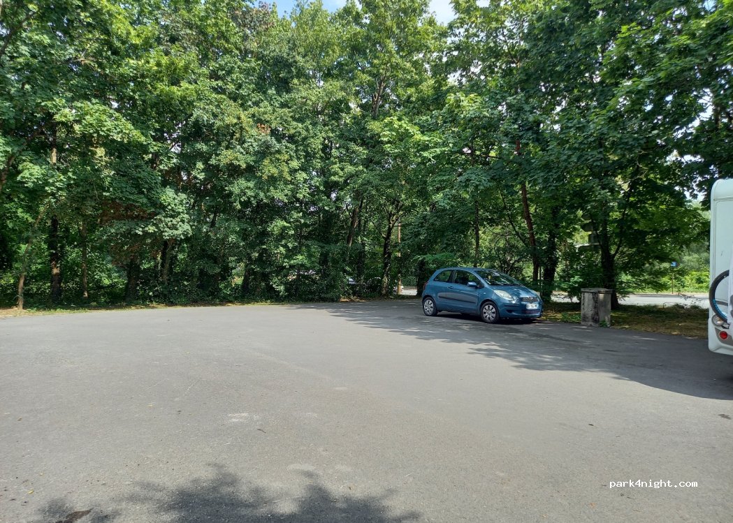 (18000) Bourges - 2 Avenue de Robinson — foto 2