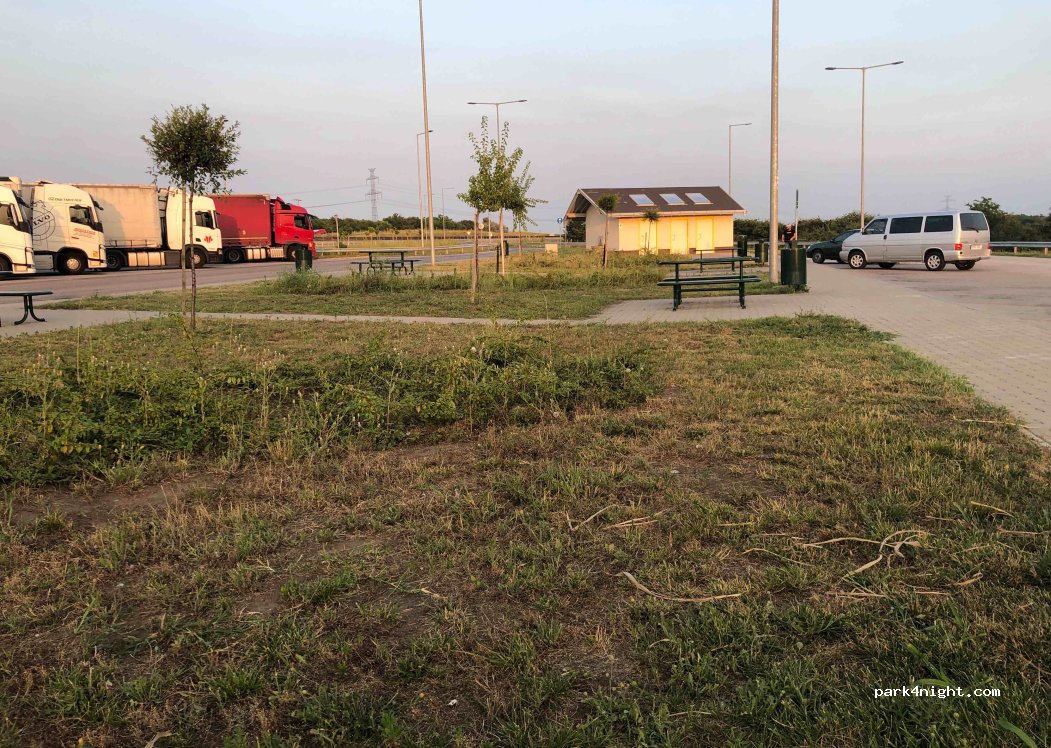 (2721) Pilis - M4 — foto