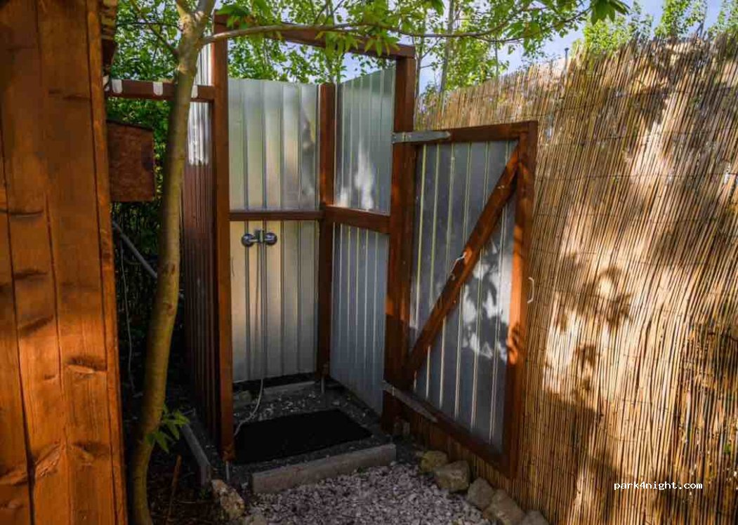 Huntry camp - garden — foto 3