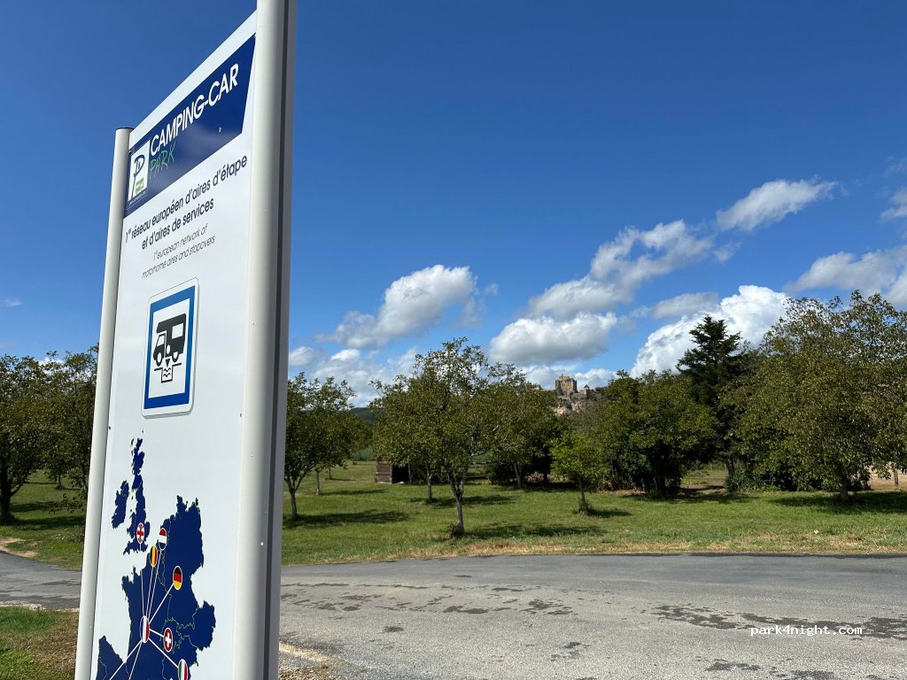Aire des Châteaux En Périgord — foto