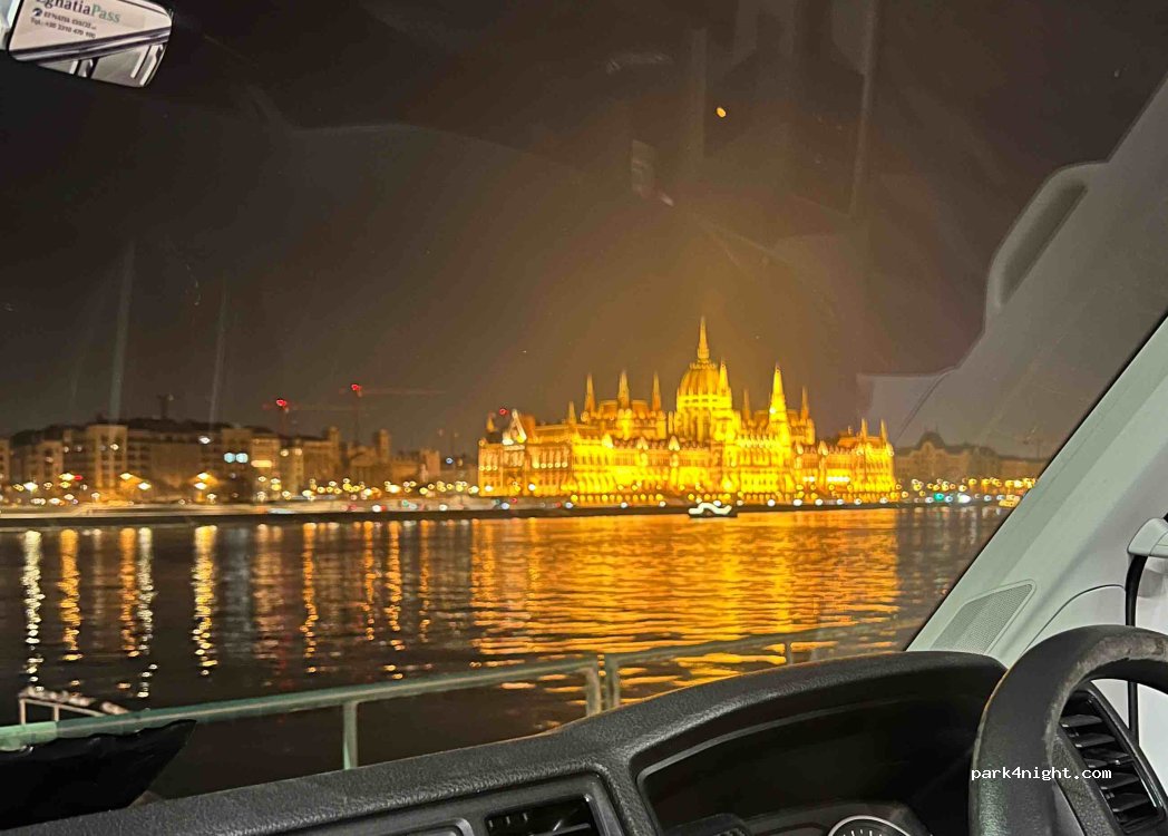 (1027) Budapest - 51 Bem rakpart — foto 3
