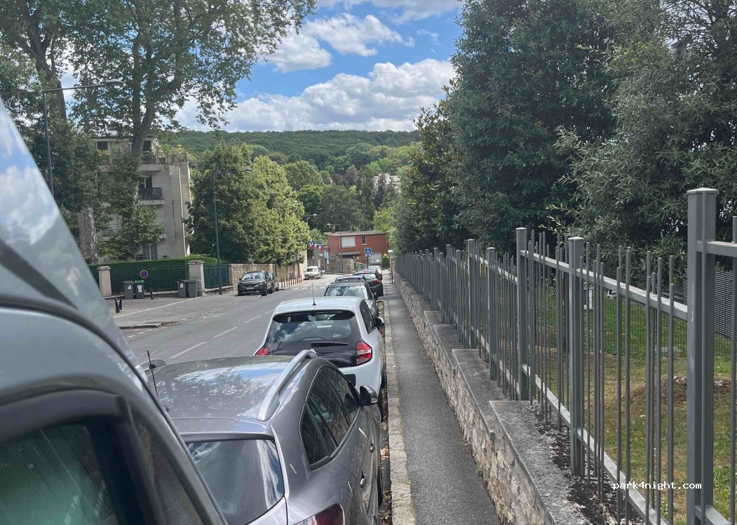 (92190) Meudon - 5 Avenue de Trivaux — foto