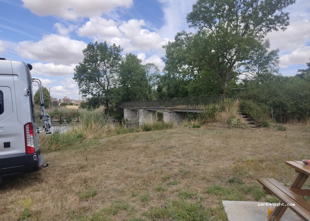 (28800) Saumeray - 8 Rue des Étangs — foto