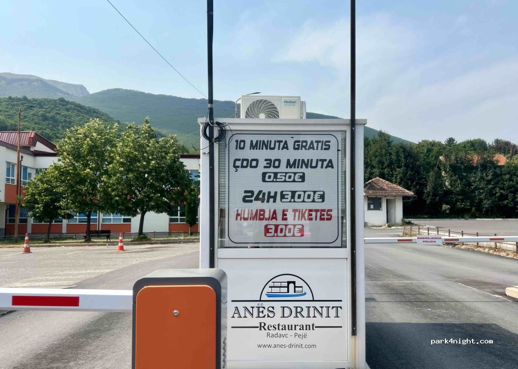 () Pejë - General Wesley Clark — foto 2