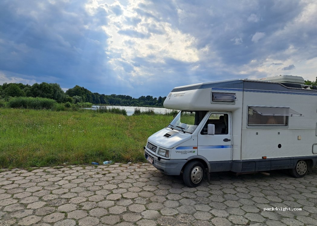 (48-200) Niemysłowice - Słowicza — foto