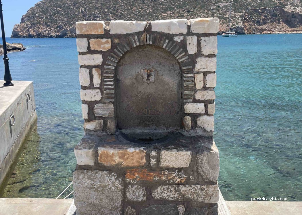 (843 02) Apollonas - 108 Eparchiaki Odos Apiranthou-Ormou Apollona — foto
