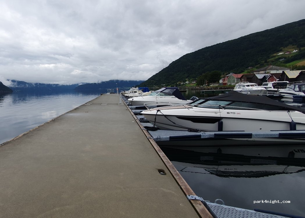 (6797) Utvik - 3 Tistamvegen — foto