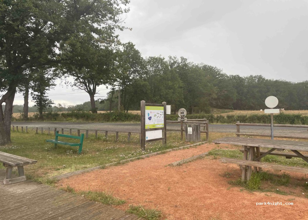 (42600) Mornand-en-Forez - 83-41 Les Piars — foto