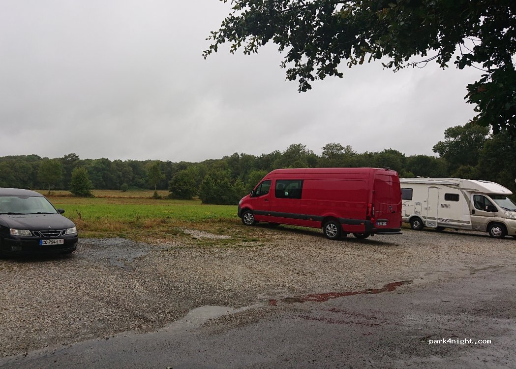 (53100) Saint-Georges-Buttavent - 19 Chemin de la Forêt — foto