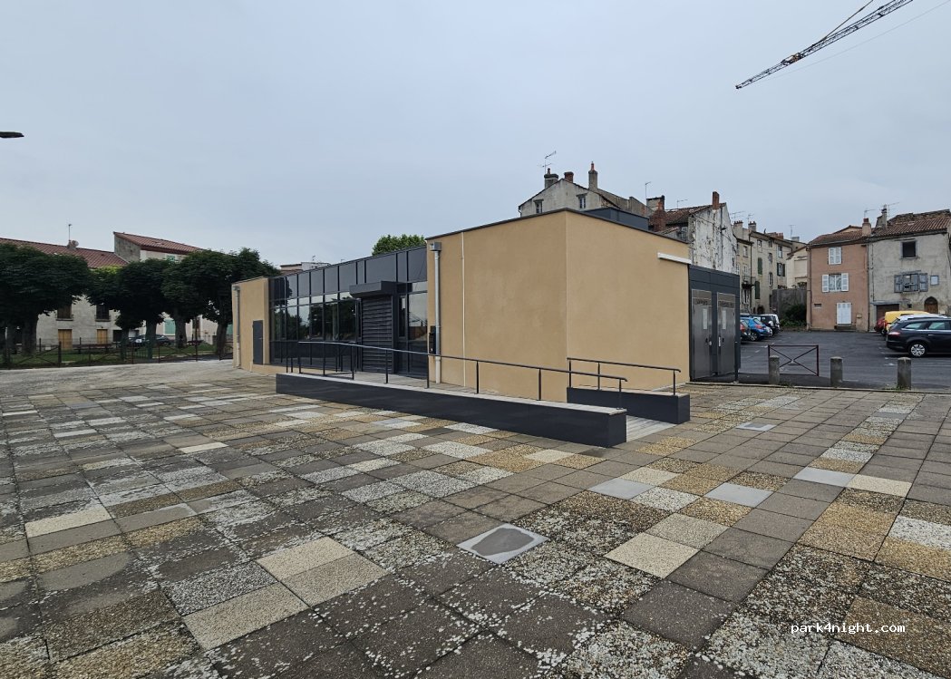 (43100) Brioude - 2 Place de la Liberté — foto 2