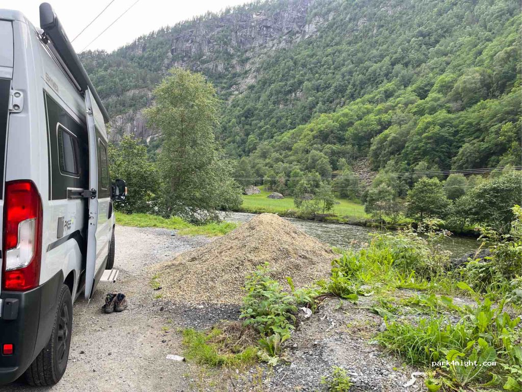 (5750) Odda - Riksveg 13 — foto