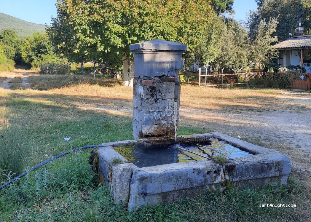 () Gornji Lapac - Unnamed Road — foto
