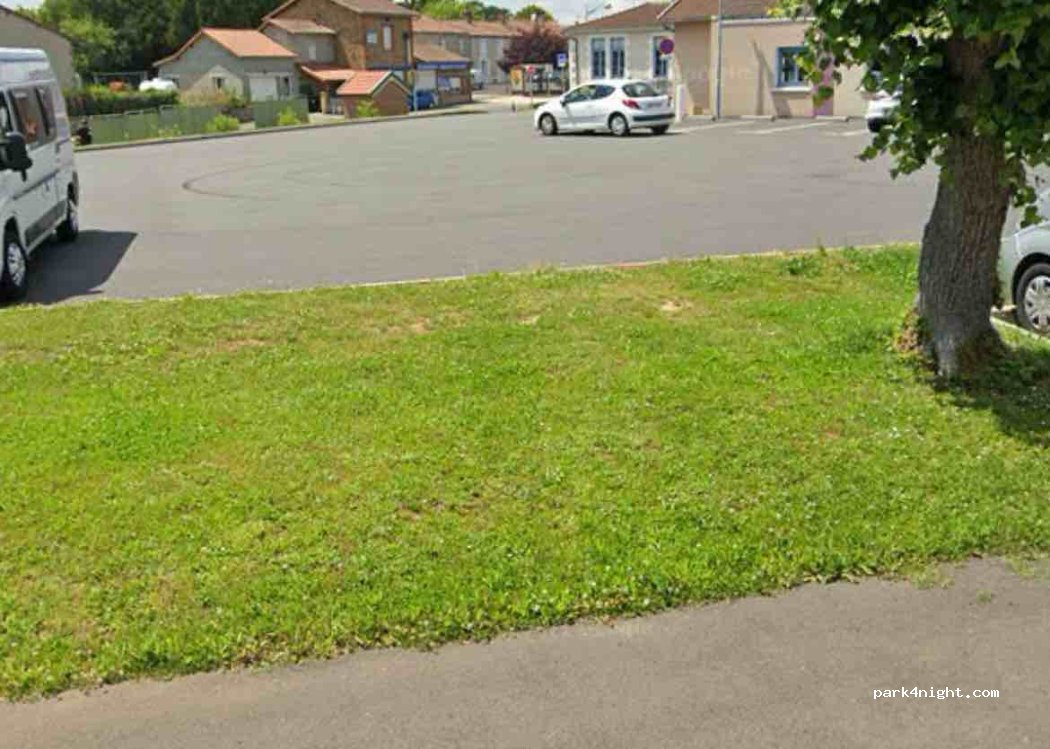 (87300) Saint-Bonnet-de-Bellac - 2 Le Bourg — foto