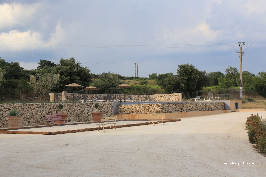 (84440) Robion - Chemin les Pendus — foto