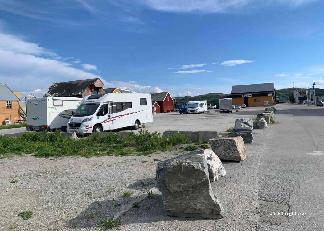 (7900) Rørvik - 2 Havnegata — foto 2