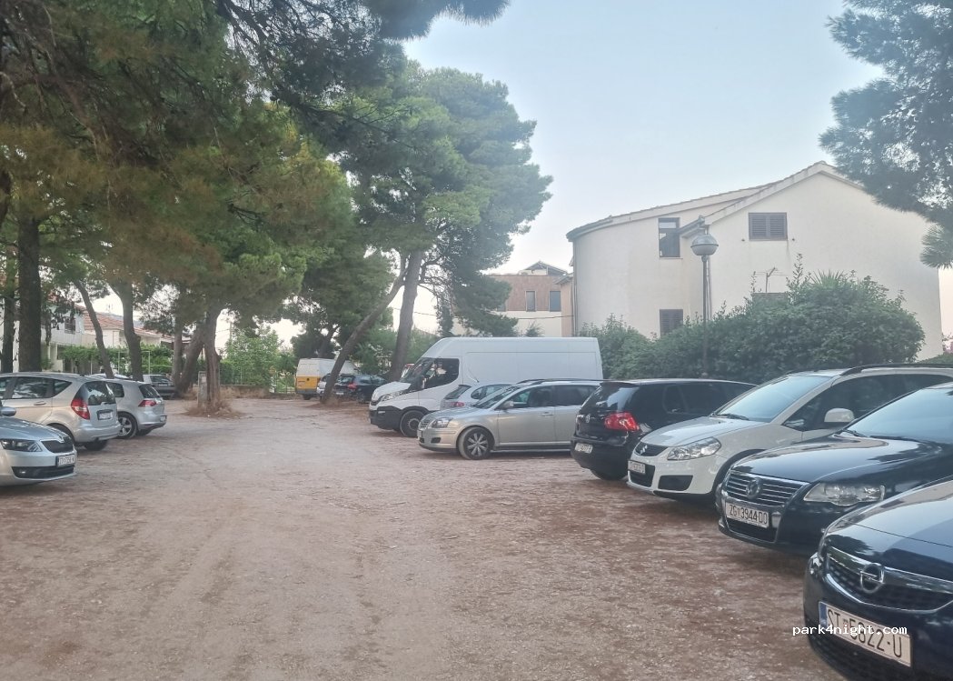 (21213) Kaštel Gomilica - 1 Kupališni prilaz — foto
