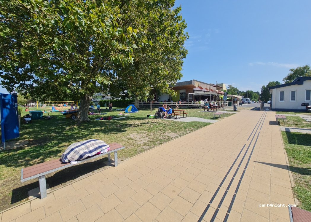 (8600) Siófok - 22 Garay János utca — foto
