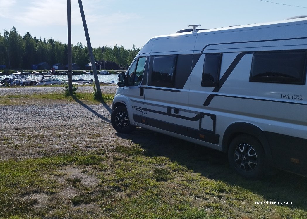 (68570) Larsmo - 18 Sandörsvägen — foto