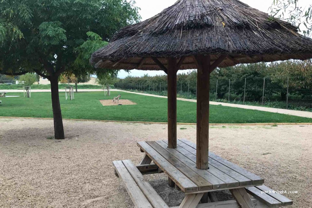 (30131) Pujaut - Chemin de Saint-Hugues — foto