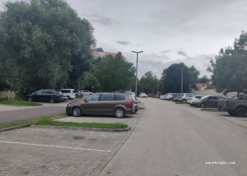 (8200) Veszprém - 8 Remete utca — foto 2