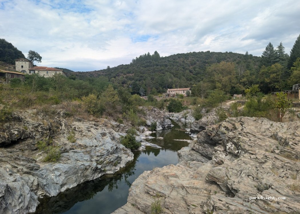 Camping La Corconne : Nature, Montagne et Rivière en Cévennes — foto