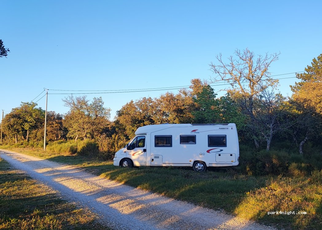(84480) Buoux - Chemin de l'Oratoire — foto 4