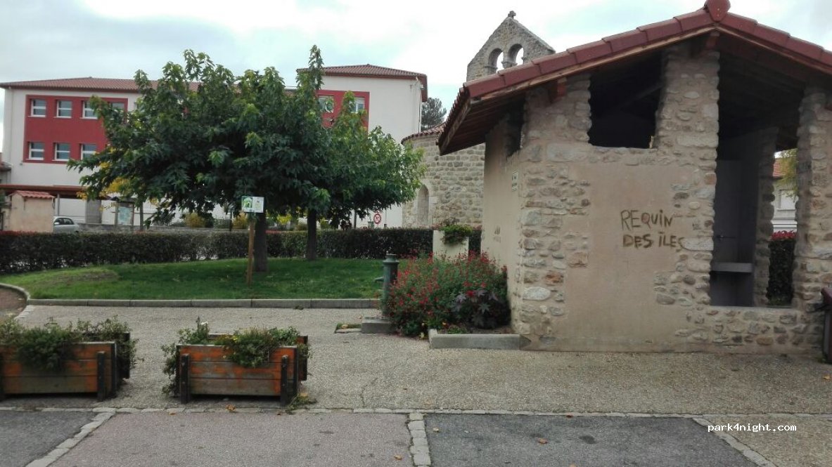 (42680) Saint-Marcellin-en-Forez - 1 Impasse des Écoles — foto