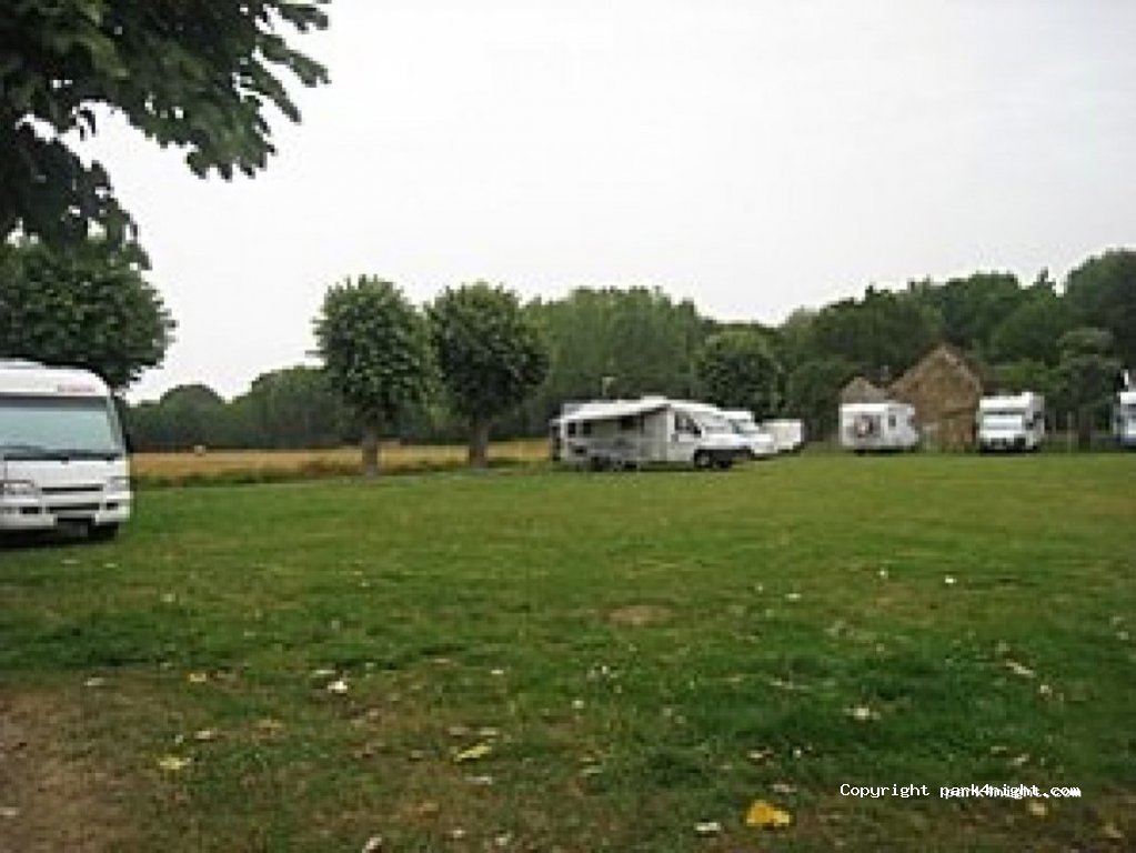 (10210) Chaource - 12 Rue des Roises — foto
