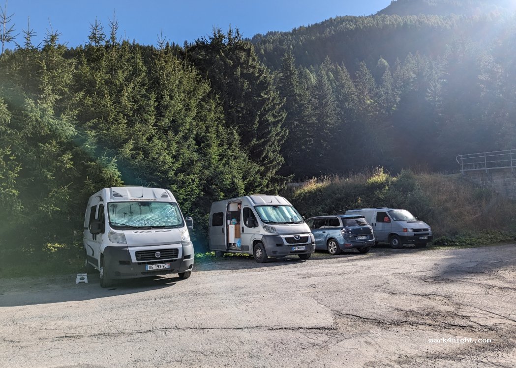(74400) Chamonix-Mont-Blanc - 43 Chemin des Courtes — foto