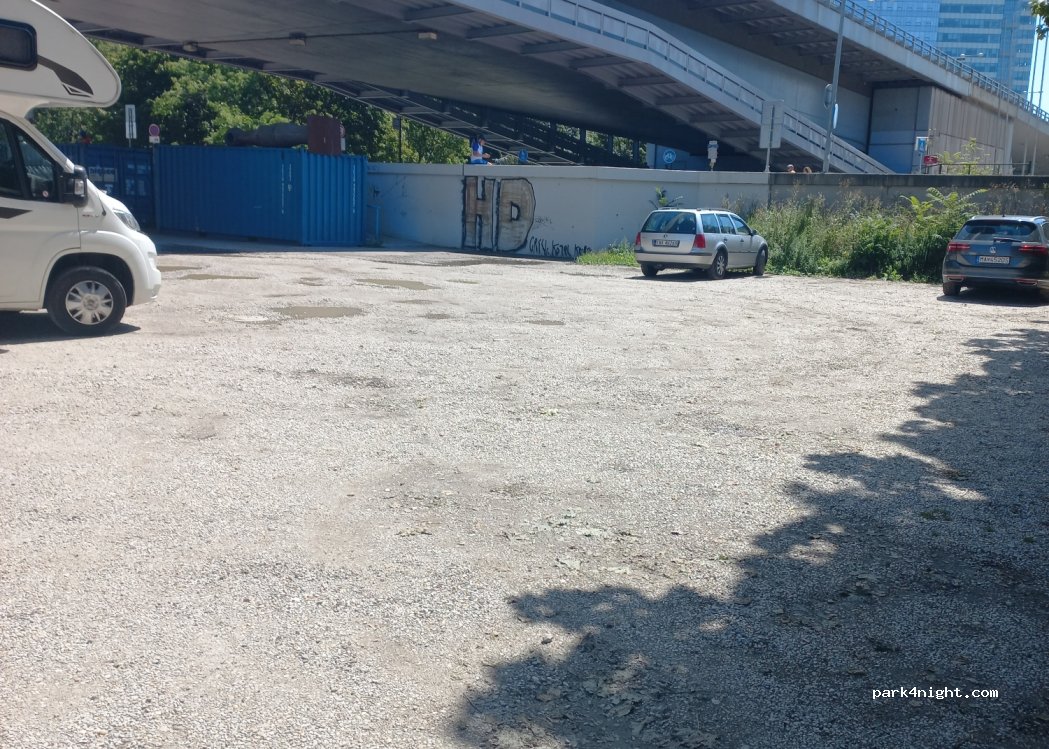 (851 01) Petržalka - 22 Viedenská cesta — foto