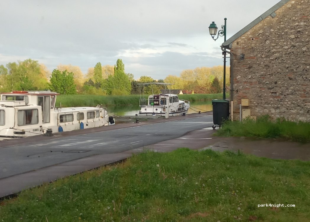 (45360) Châtillon-sur-Loire - D50 — foto 4