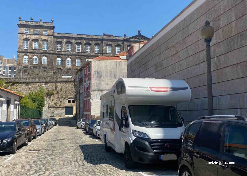 (4050-076) Porto - 9 Rua De Azevedo De Albuquerque — foto