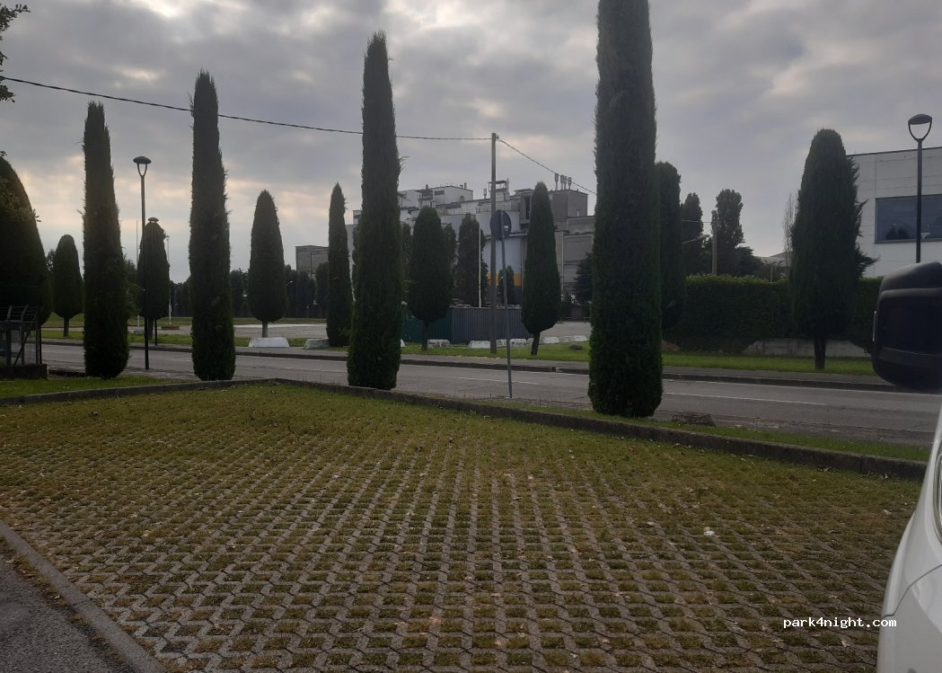 (24033) Calusco d'Adda - 178 Via Cavalieri di Vittorio Veneto — foto 2