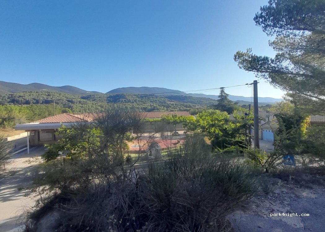 (84160) Cucuron - 25 Chemin de la Roque — foto 2