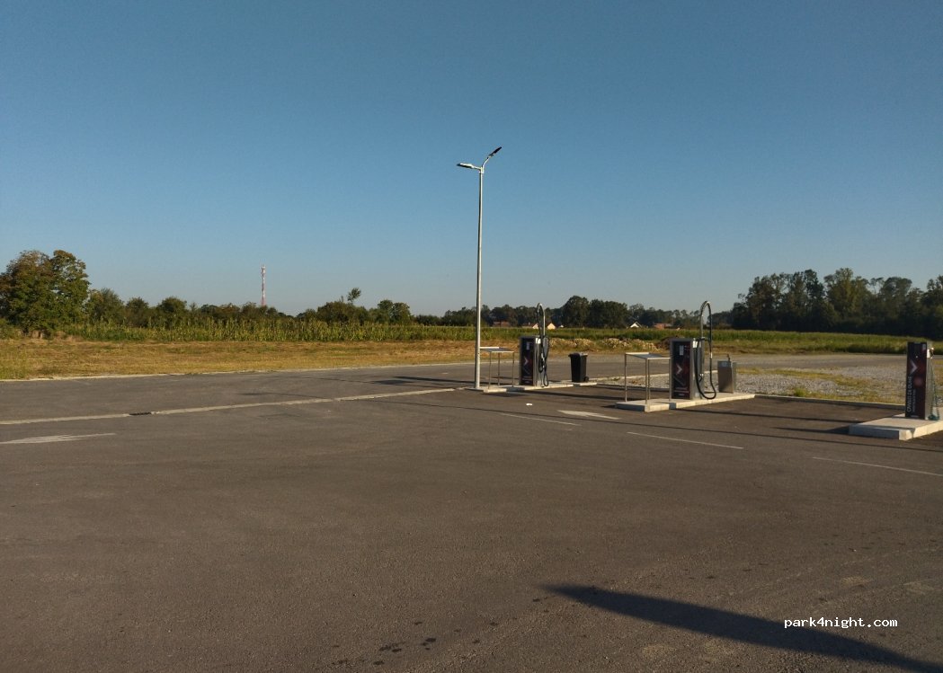 (35221) Velika Kopanica - 53 Ulica Ivana Filipovića — foto