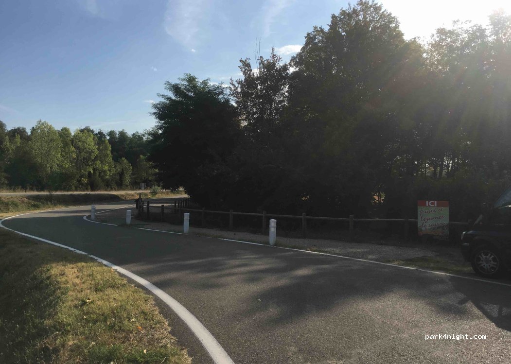 (38150) Chanas - Unnamed Road — foto 2