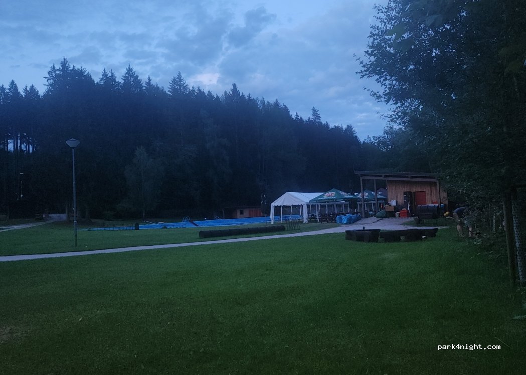 Autokemp Na Koupališti — foto