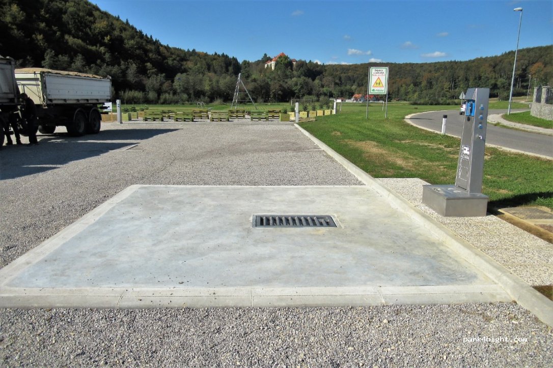 (8233) Mirna - 14 Cesta na Fužine — foto