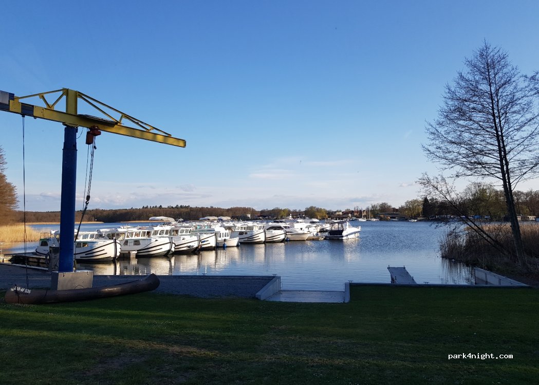 Wohnmobilstellplatz Marina Fürstenberg — foto 3