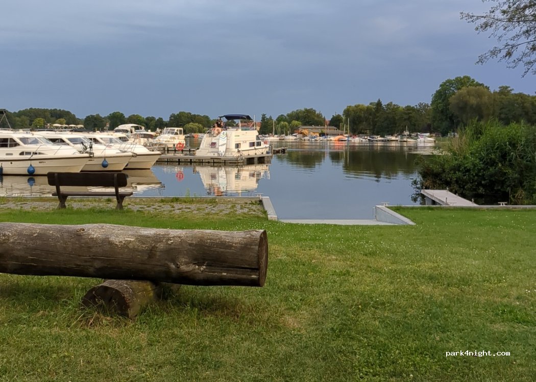 Wohnmobilstellplatz Marina Fürstenberg — foto 4